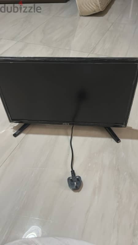 for sale small  t v 3