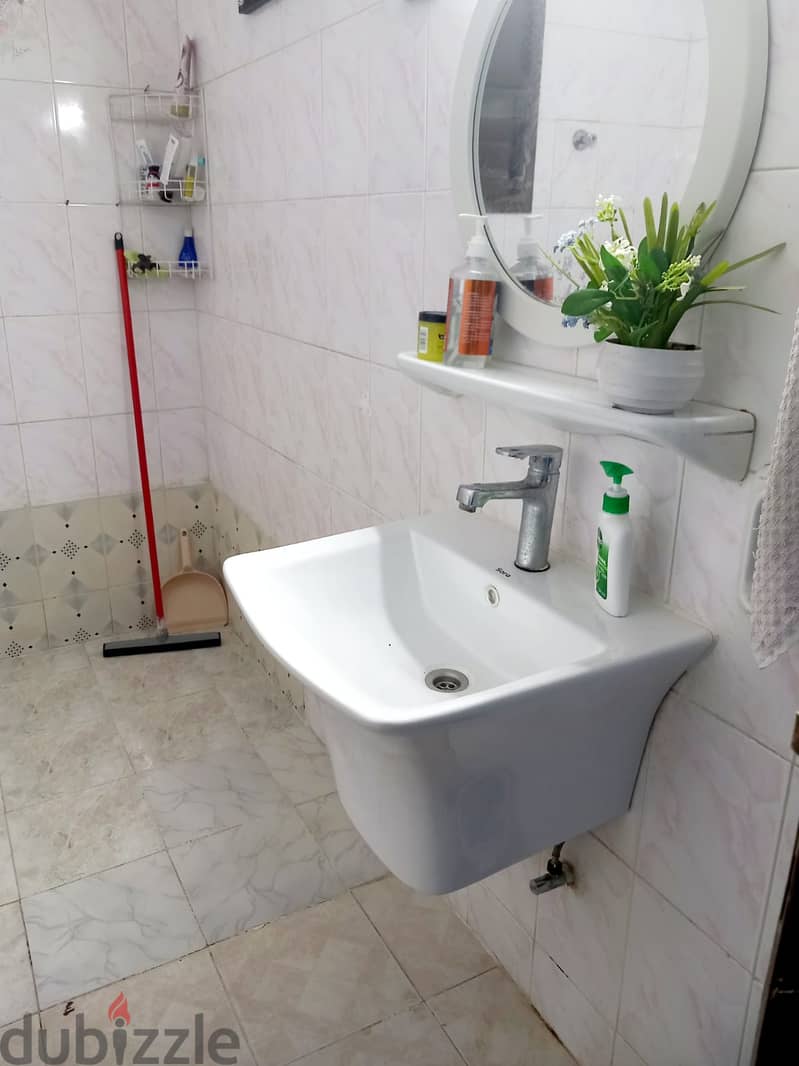Room for rent in Al kuwair 8