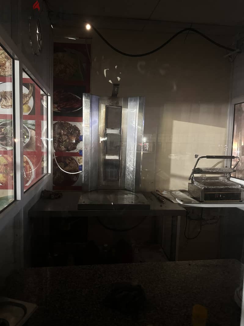 Restaurant for sale barka sanaya with all equipments 2