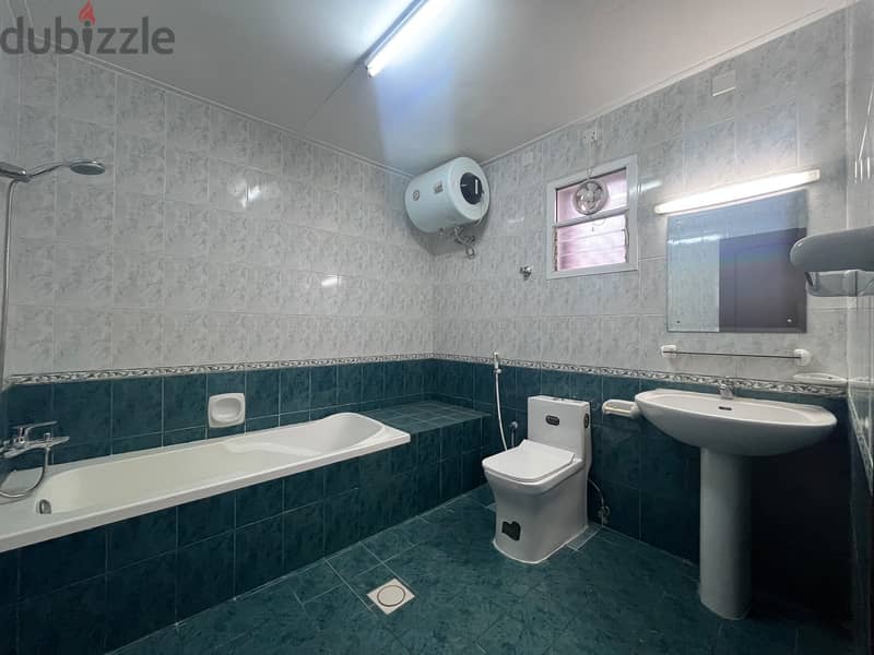 5 BR Well Maintained Spacious Villa in Qurum 10