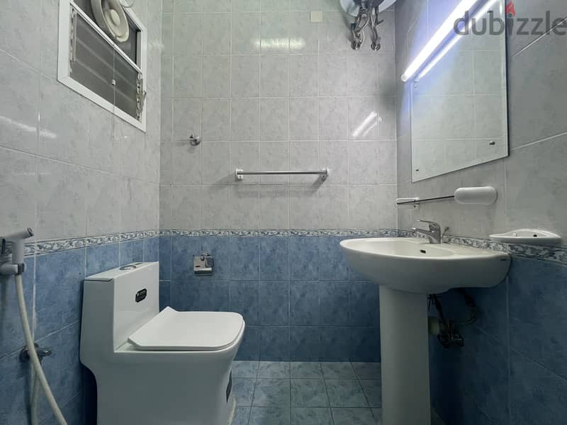 5 BR Well Maintained Spacious Villa in Qurum 18