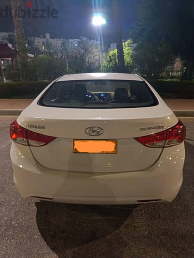 Hyundai Elantra 2012
