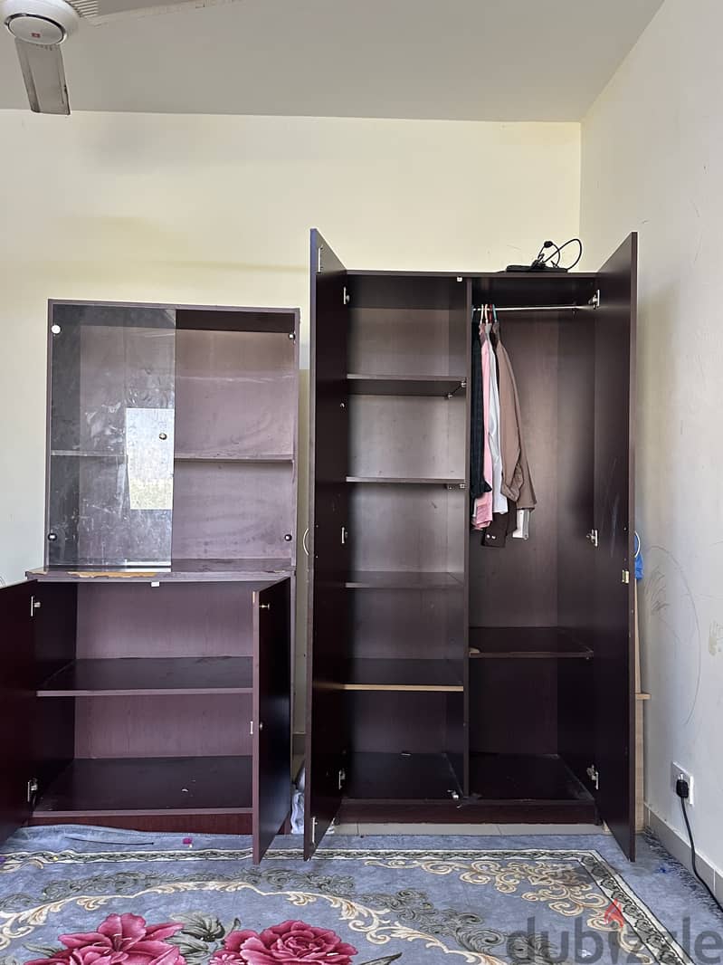 1  wardrobe and 1 almirah for sale 1