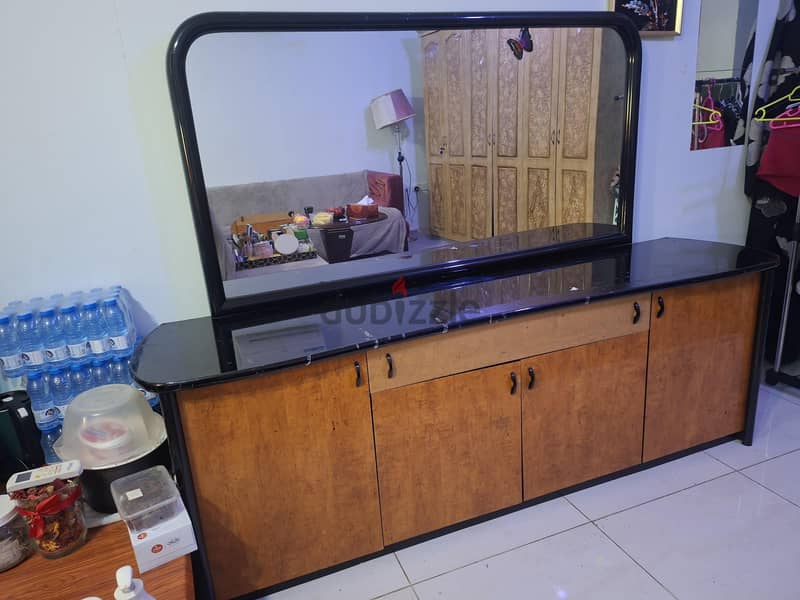 proficinal dressing tabl 1