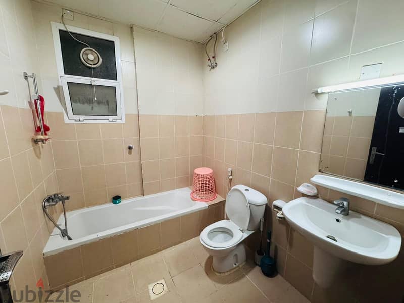 executive bachelor room for rent 5