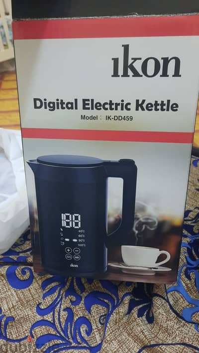 Ikon Electric Kettele with Display and Tuch Control  in good condition only 1 time used