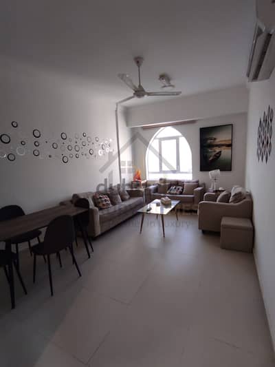 2 Bedroom Apartment For Rent in Al-Ghubra - شقة مفروشة بالكامل من غرفتي نوم للإيجار في الغبرة