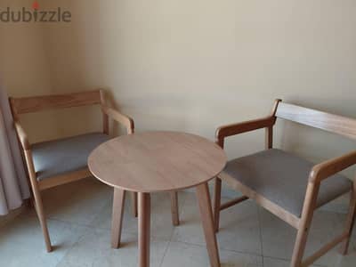 Tea table + 2 chairs