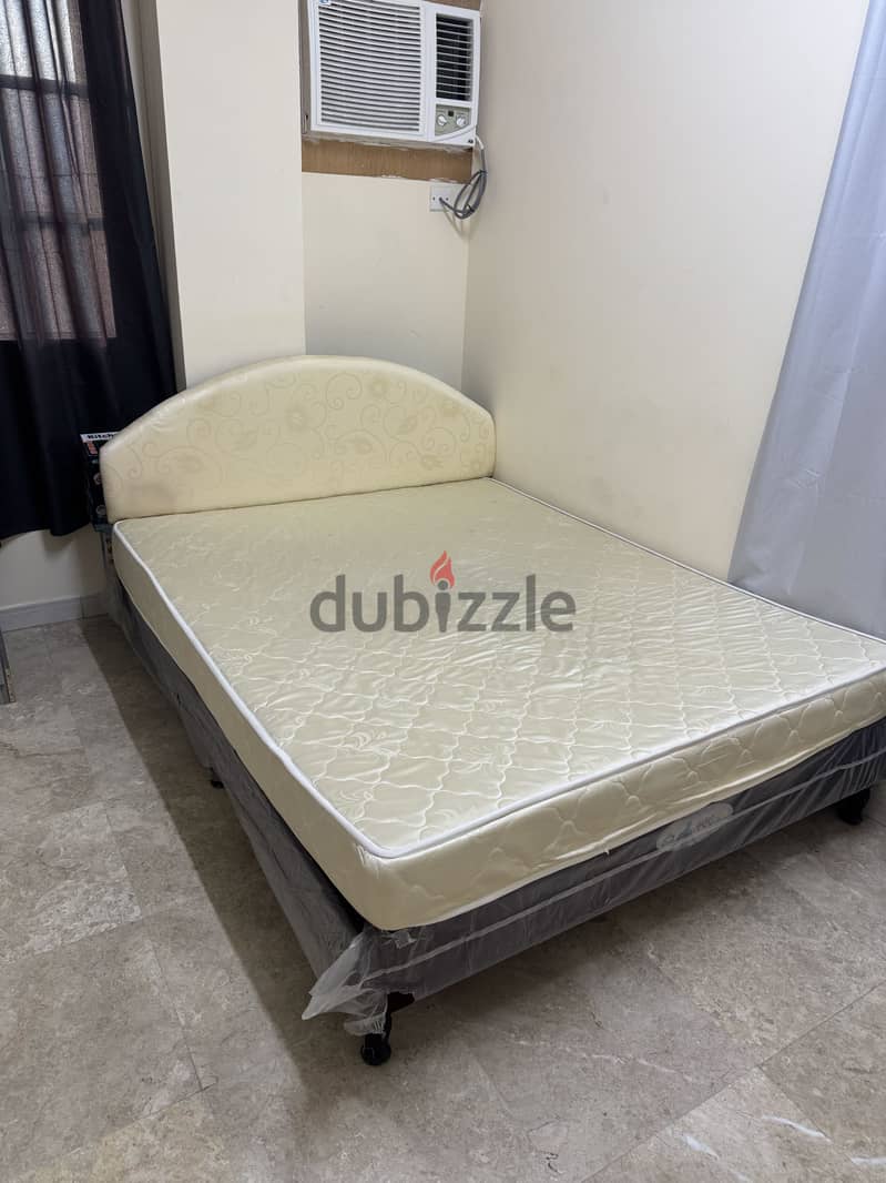 Queen bed 2