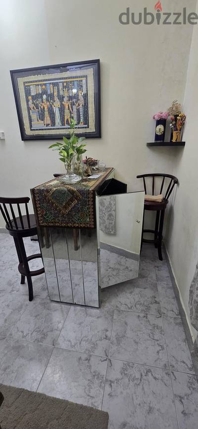 BAR COUNTER WITH CHAIRS