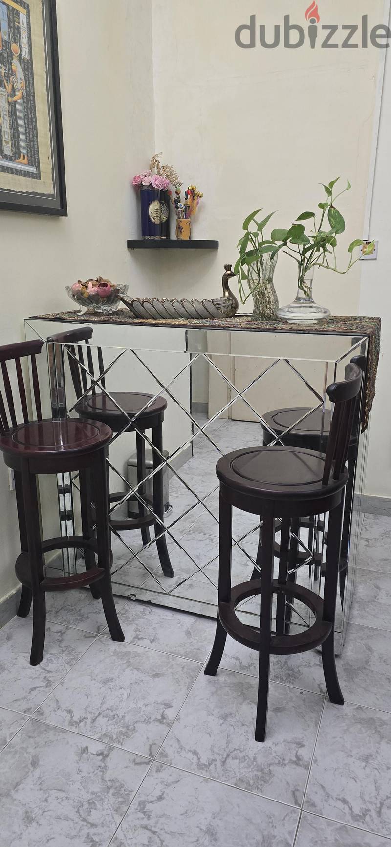 BAR COUNTER WITH CHAIRS 1