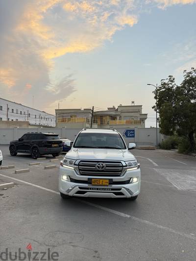 Toyota Land Cruiser 2018 V8 GCC Oman Car خليجي وكالة عمان سيرفس وكالة