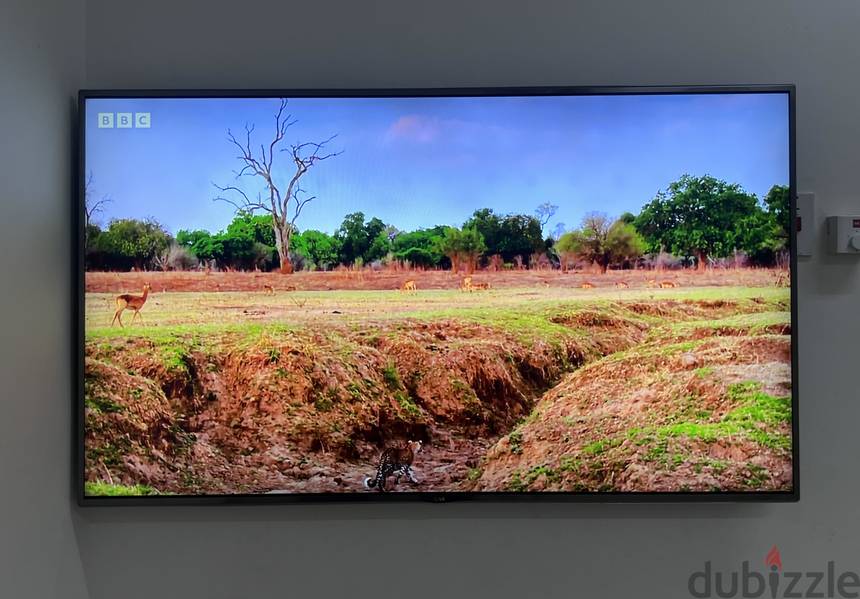 70 inch lg tv smart urgent sell 1