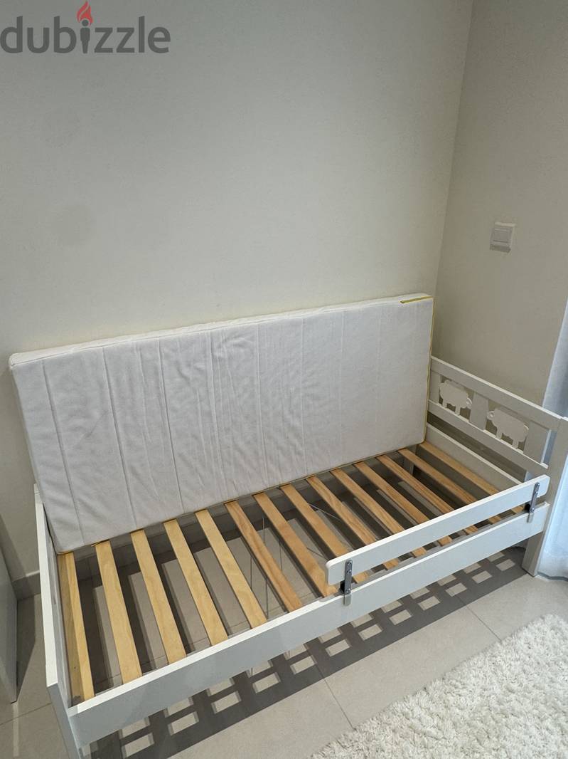IKEA KRITTER Toddler Bed Frame + UNDERLIG Mattress 4
