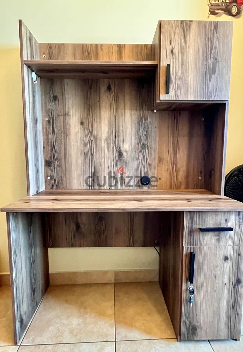 Study table with drawers 1