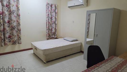Furnished room for exe. working lady only