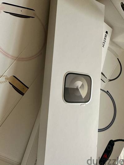 Apple Watch 9 series in a very good battery health is for sale