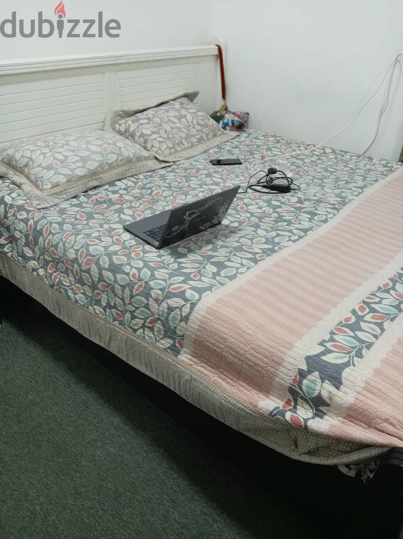 Bed with mattress 1