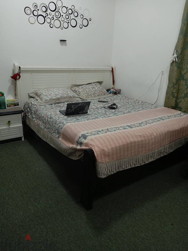 Bed with mattress 3
