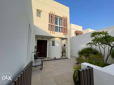 فلة راقیة/4غرف نوم /موج مسقط Luxurious villas/4 bedrooms/Mouj Muscat