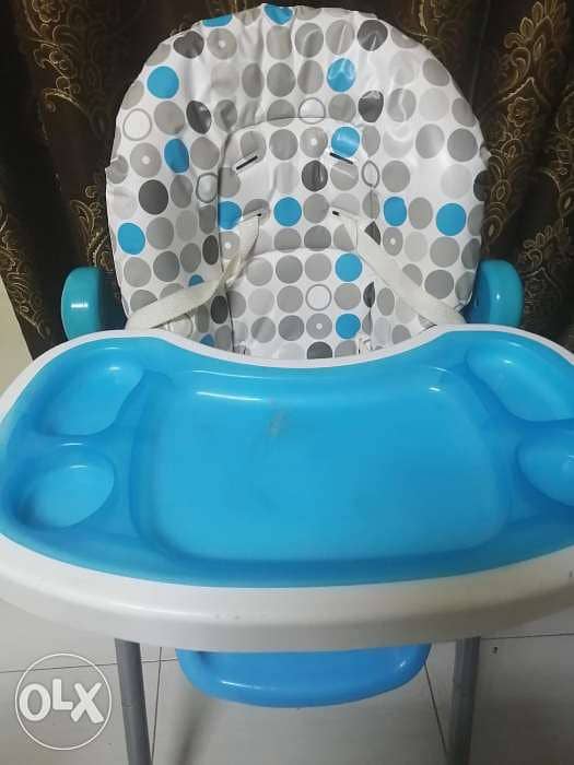 High chair in a very good condition 3