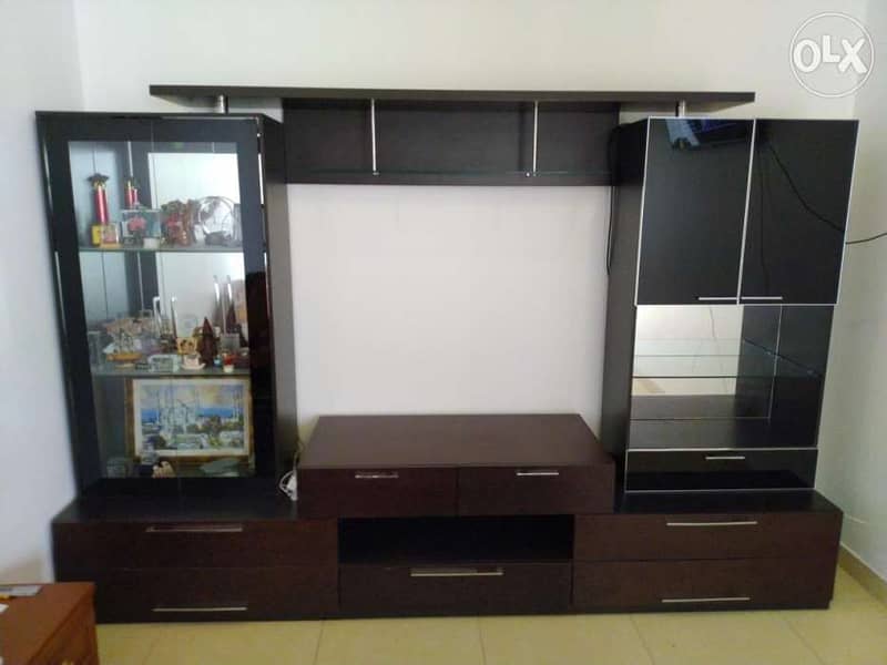 Stylish TV & Showcase Unit 0