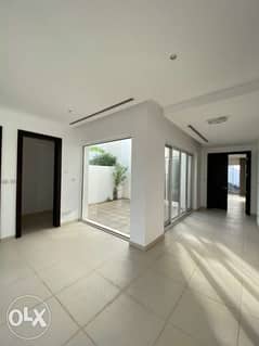 For Rent Al mouj 4 bedroom villa near Gate A ref 1450
