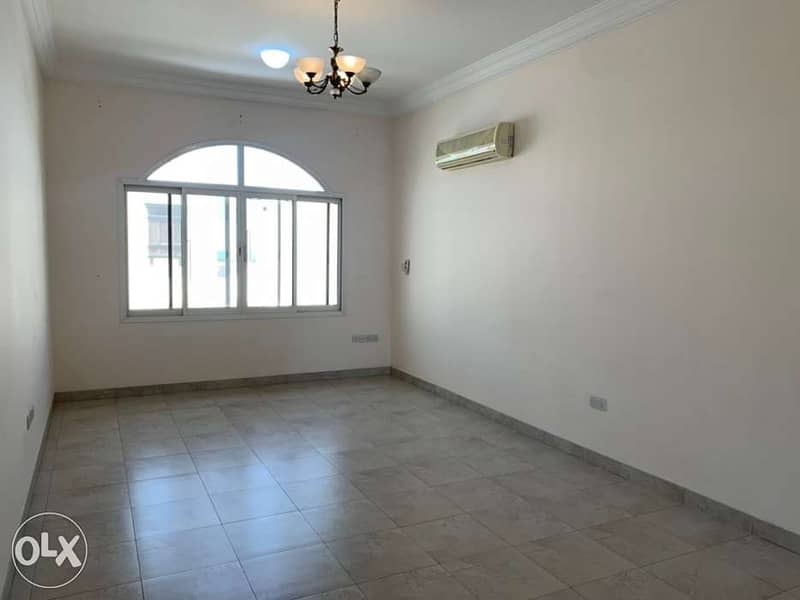 highly recommended 4bhk Villah in Qurum near Sultnan center 4