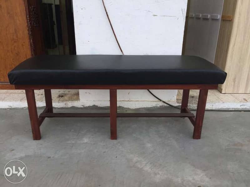 Massage table for sale at Mutrah 0