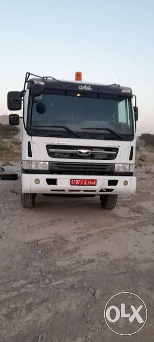 PDO Approved Hiab Truck For Rent 3.5 Ton lifting capacity of Crane