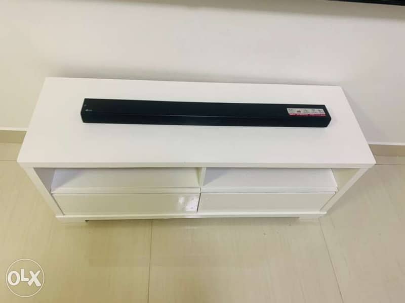 white tv unit / tv stand for sale 3