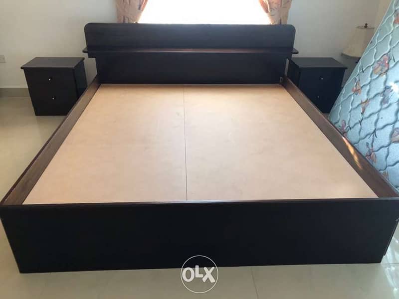 super king size bed set with 2 side tables and a dresser. 6