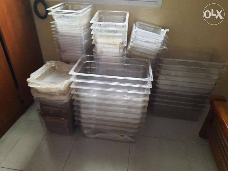 PLASTIC boxes. . 100 boxes 4