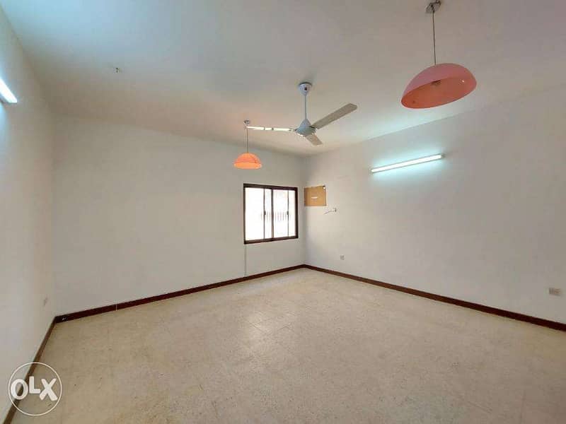 3 bhk near Ruwi taxi stand with 3 bathroom ideal for bachelors 3