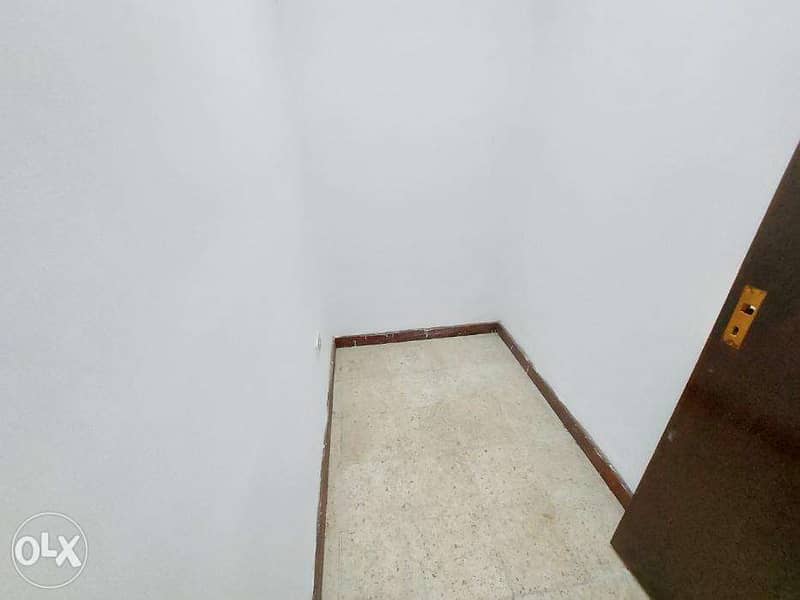 3 bhk near Ruwi taxi stand with 3 bathroom ideal for bachelors 6