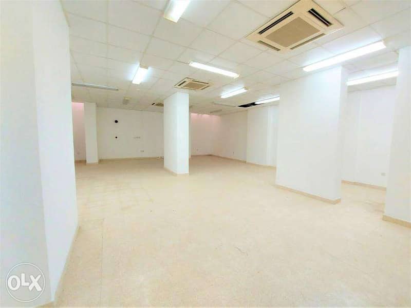 Spacious Showroom with basement in CBD 5