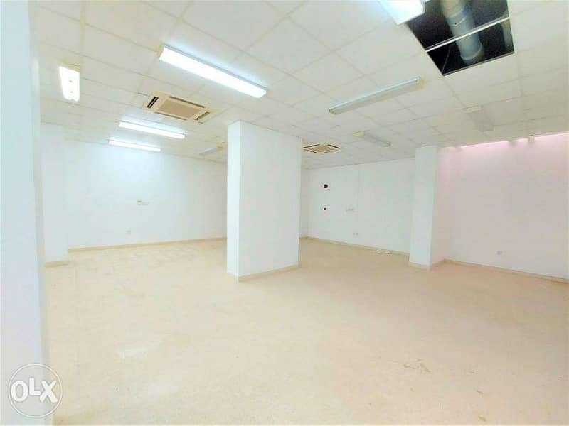 Spacious Showroom with basement in CBD 7