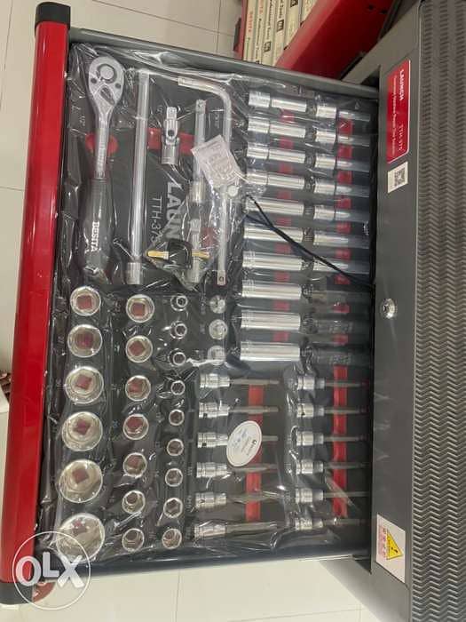 Tool Trolly with 375 PCs 6