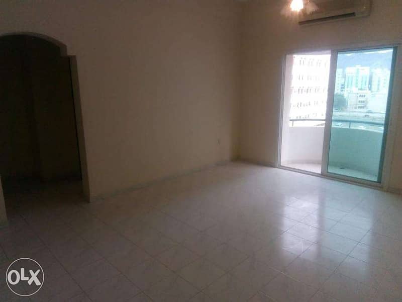2 bedrooms apartment in al khwuair prime locationشقة غرفتين  في الخوير 3