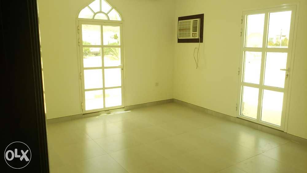 4 Room flat with new maintenance in Khuwair 0