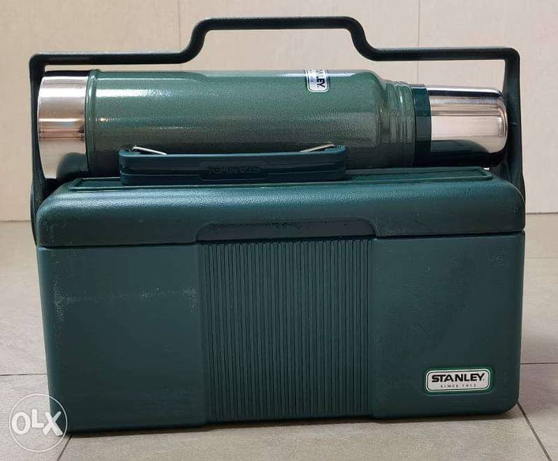 Stanley Cooler and Vacuum Flask combo 0