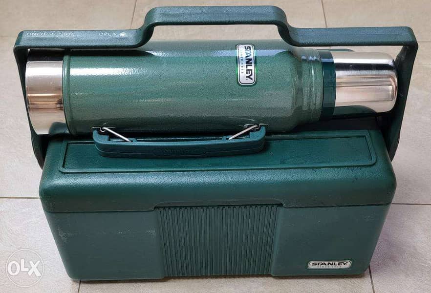 Stanley Cooler and Vacuum Flask combo 1