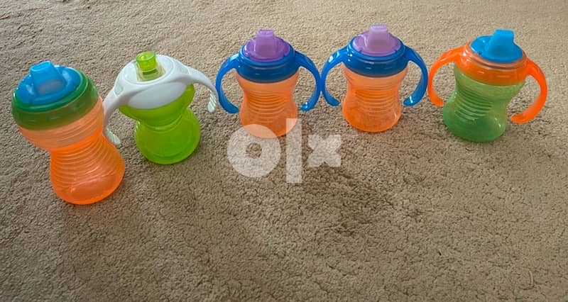 Kids sippy cups 0