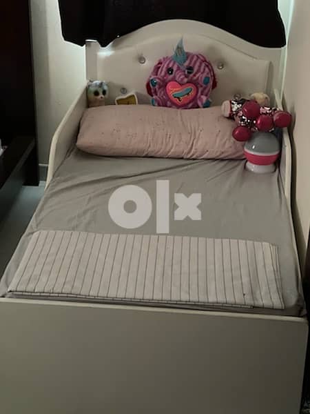 Kids bed for sale (150 x75) Bed and Mattress 0