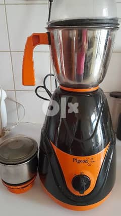 pigeon mixer grinder with 2 jars