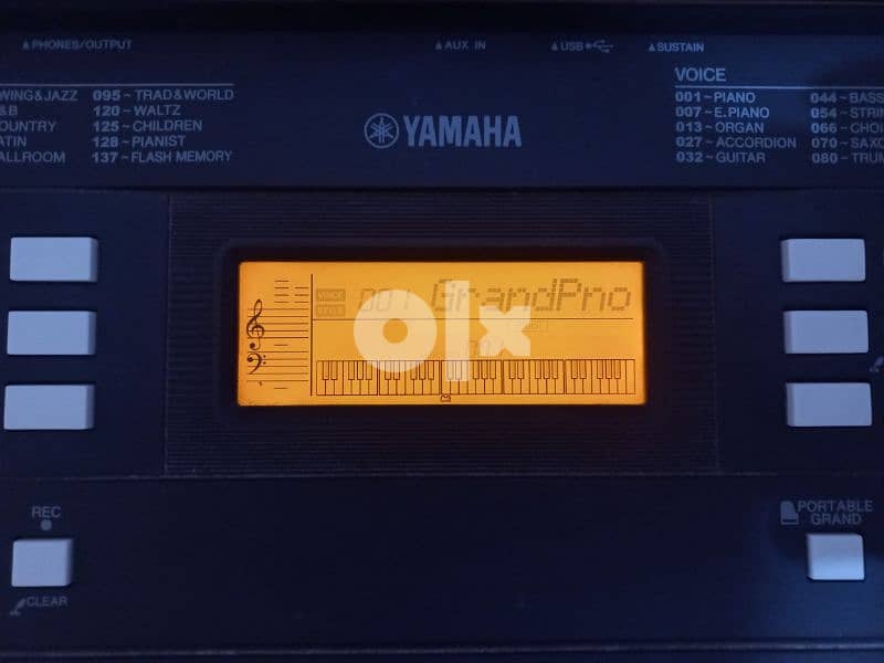 Yamaha keyboard E343 4