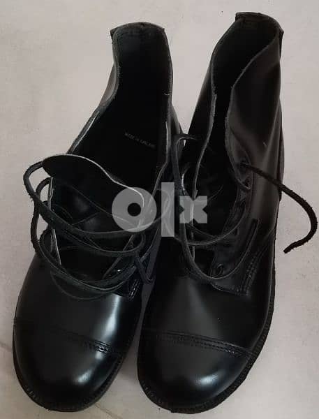 ankle shoes with tow cap size 8.5 2