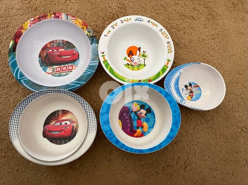 Kid’s plastic bowls 1