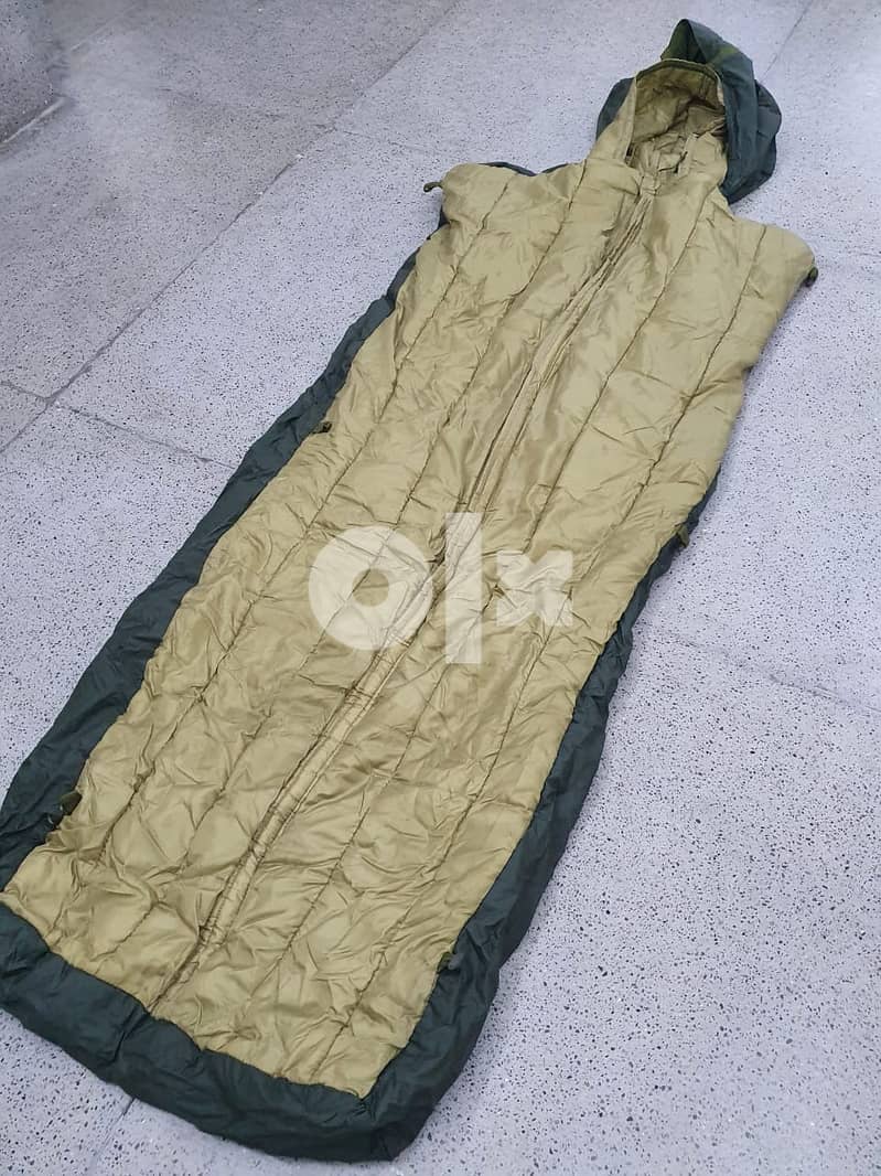 Automatic tent and sleeping bag 4