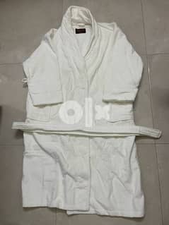 White Turkish Cotton Bathrobe new never used but its open 0